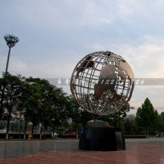 不銹鋼地球雕塑，旋轉(zhuǎn)地球儀雕塑