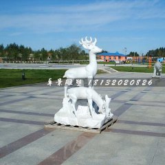 公園小鹿雕塑，廣場石頭鹿