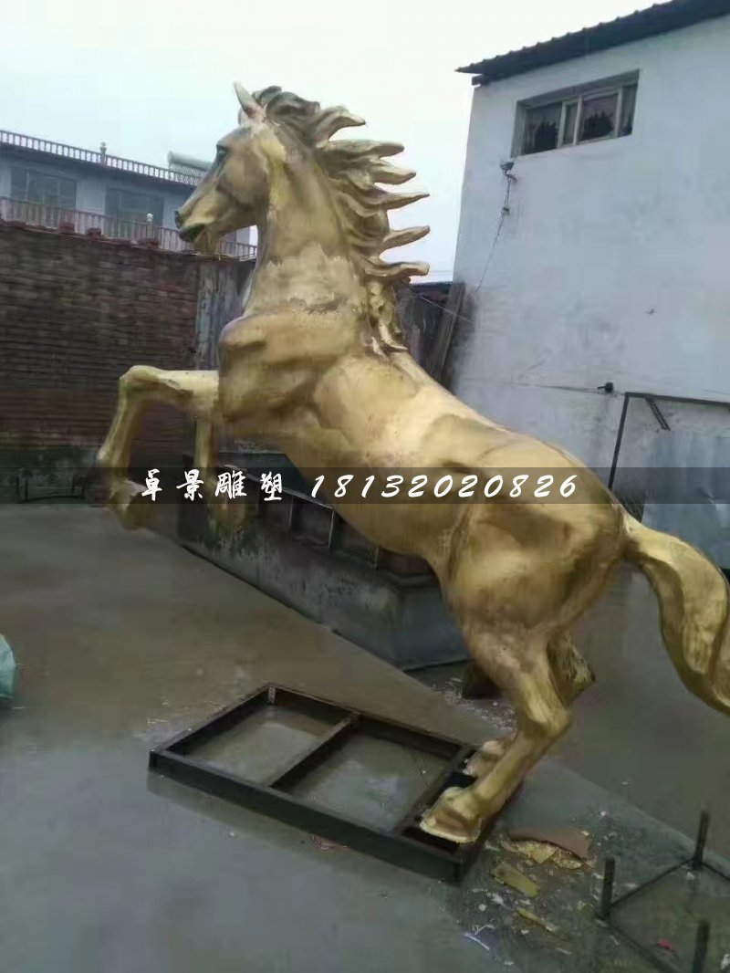 立馬銅雕，廣場銅馬雕塑