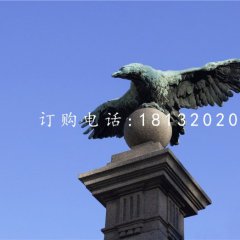 老鷹踩球銅雕，青銅老鷹雕塑