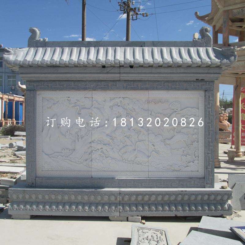 松鶴延年石浮雕影壁，廣場(chǎng)石影壁